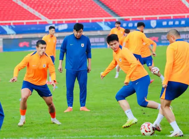 泰山队跟队记者：杨希基本没戏 转会希望渺茫