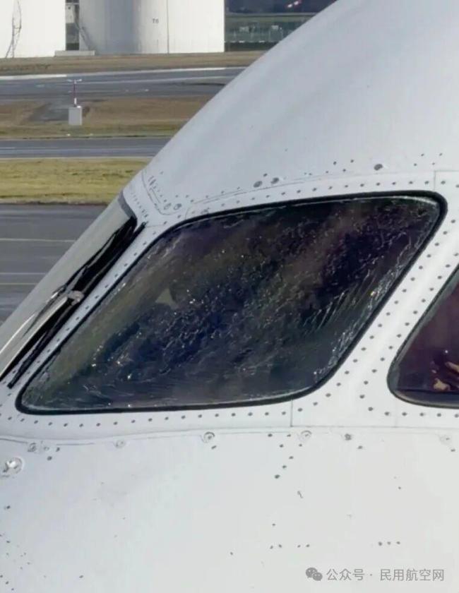 海南航空客机疑因风挡破裂返航 航班取消激发烧心