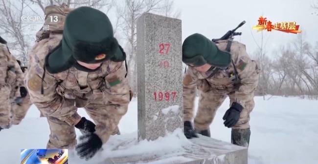 风雪边关路 战士军马共守祖国边防线