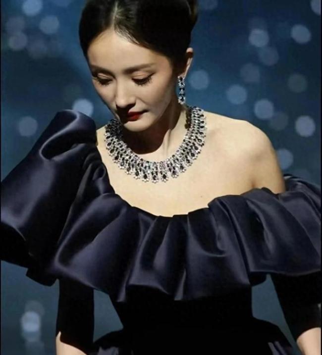 微博之夜向肖战杨幂致歉