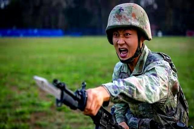 00后战士斩获三军刺杀比赛冠军 十年磨一剑