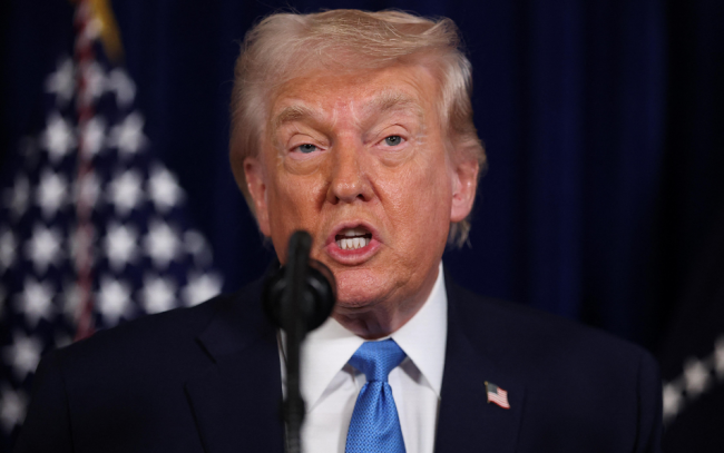 特朗普删除将奥巴马P成猴子视频 白宫迟删引争议