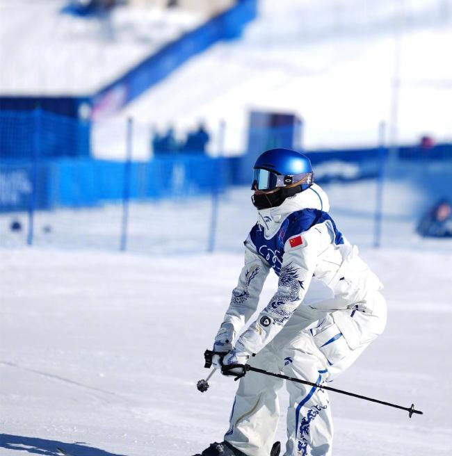 谷爱凌晋级后给与采访:期待决赛 逆袭告成展施行力