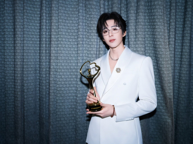 刘宇宁 成亲我给你们唱婚庆去 典礼歌手的宠粉应承