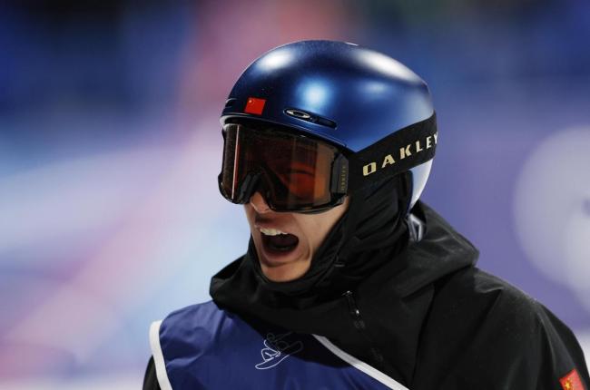 苏翊鸣打响中国代表团首个冲金点