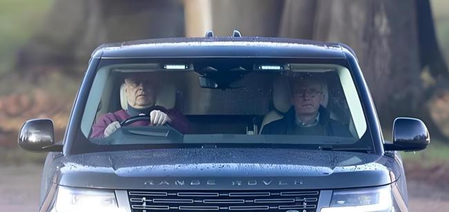 安德鲁王子曾招待爱泼斯坦和4名女子 王室丑闻再升级