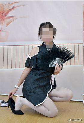 郑州一餐厅回应使用跪姿旗袍女性摆件