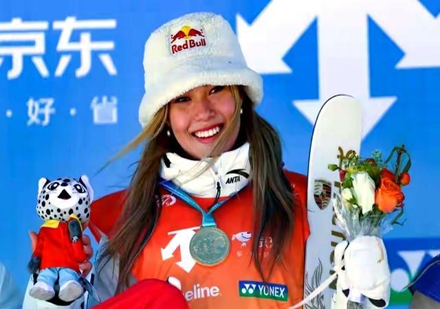 奥运年竞争太惨烈 谷爱凌：每天齐有直升机接走受伤的东说念主 死活转眼的毅力复出