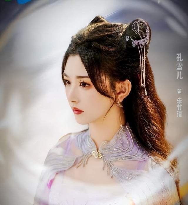 侯明昊方否定与孔雪儿恋情 软锤字据不及信