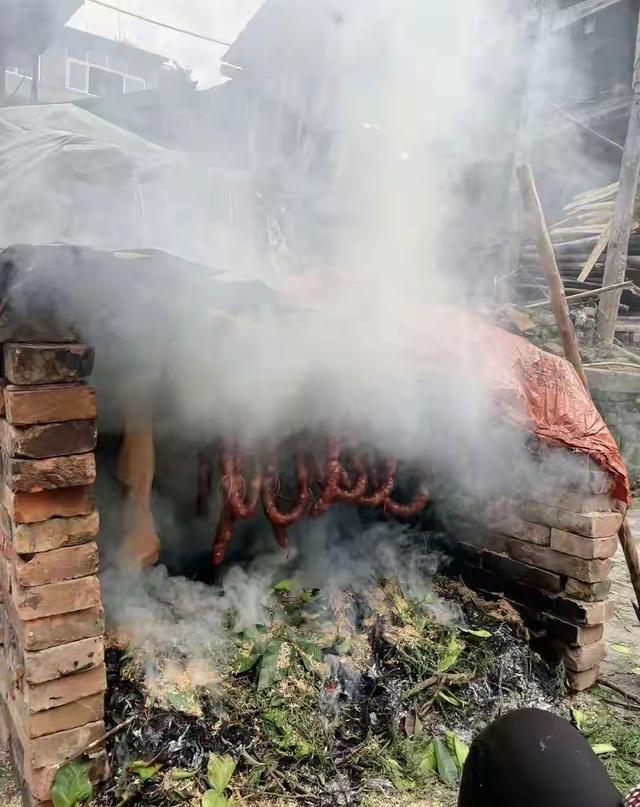 被民众 “品评” 的腊肉，贵州东谈主年年吃，<a href=