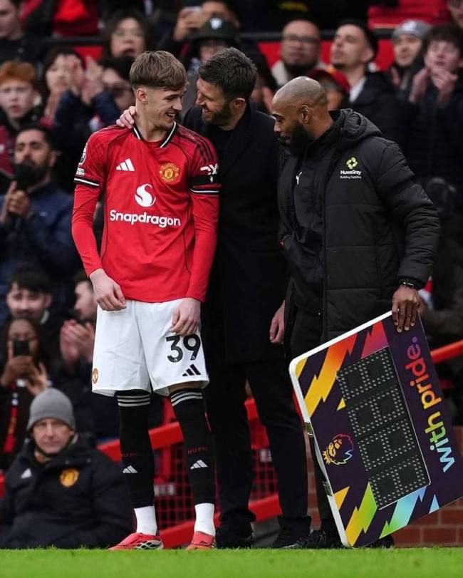 姆贝莫周日时时磨练，战西汉姆没问题！曼联再遇克星谢什科力图初度先发