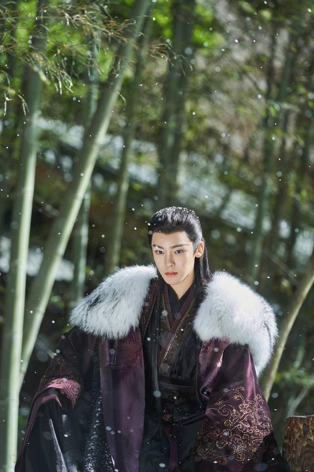 侯明昊方否定与孔雪儿恋情 软锤字据不及信