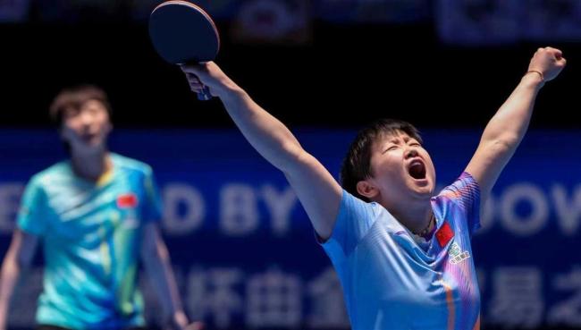 孙颖莎夺冠采访：结束对曼昱连败是很大进步 争议擦边想起24世界杯 逆境中展现坚韧