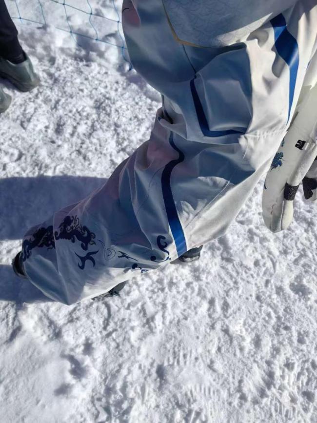 穿过一路荆棘，同样的银牌，不同的光芒