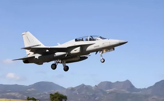 轰炸机实弹训练震撼来袭 南海局势紧张升级