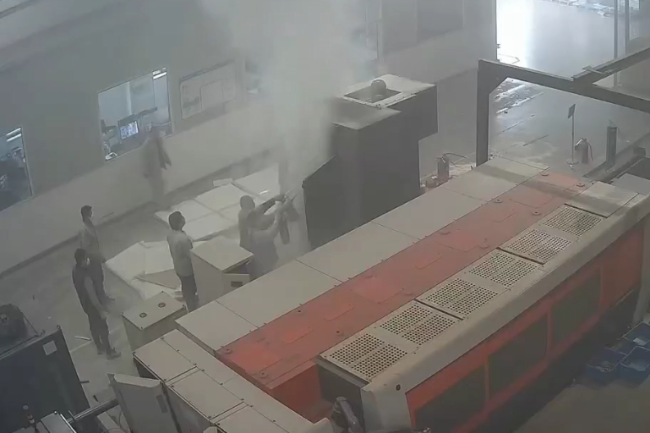 嘉兴一工场突发失火，<a href=