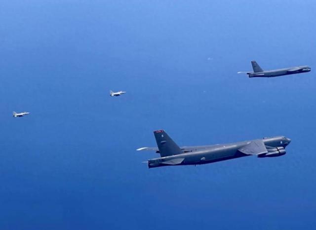 轰炸机实弹训练震撼来袭 南海局势紧张升级
