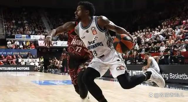 辽宁男篮签下本赛季第七名外援 锋线火力升级