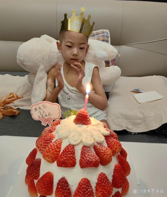 9岁抗癌小斗士米粒离世 与病魔斗争的坚强女孩