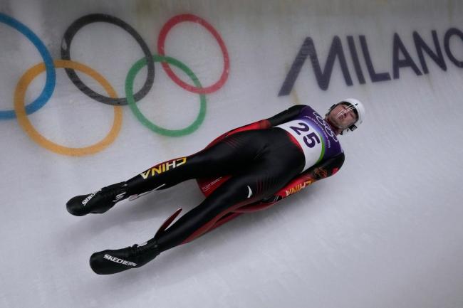 米兰冬奥会赛场迎突破，中国雪橇正在加速前行 “冰上F1”展现中国力量