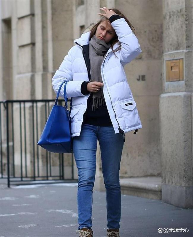 爱泼斯坦死前曾与母亲旺盛通话 精巧电话背后的真相