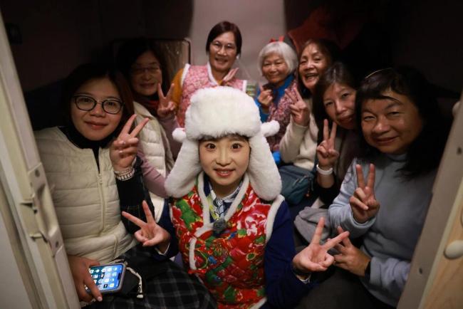这趟火车不一般 上车就是热乎炕 东北味溢出屏幕