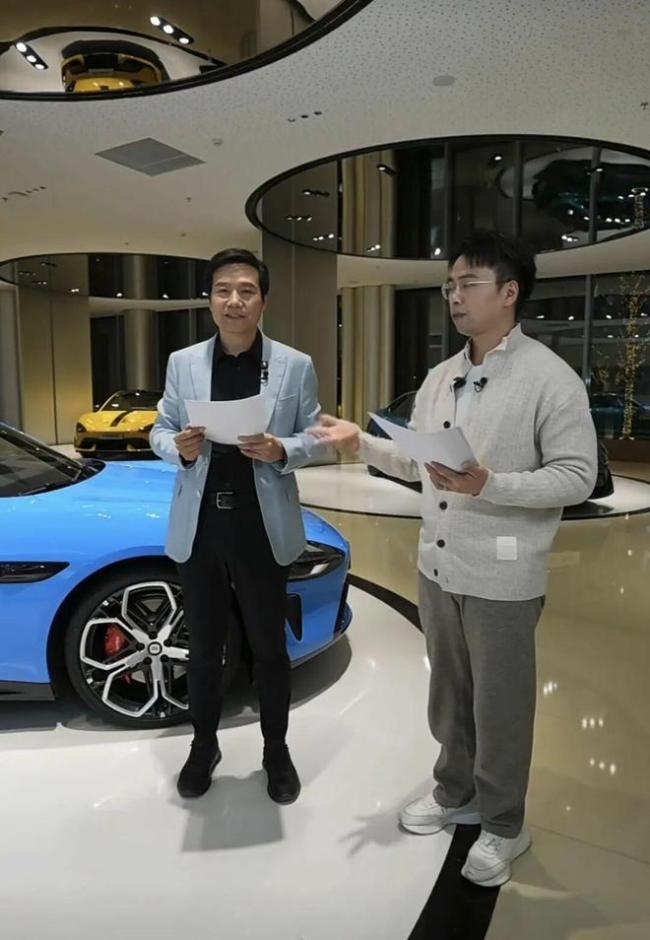 店员说新款小米SU7门把手没变化