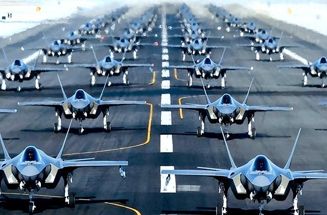 专家：空战规则已被中国改写 歼二十与无人机蜂群引领变革