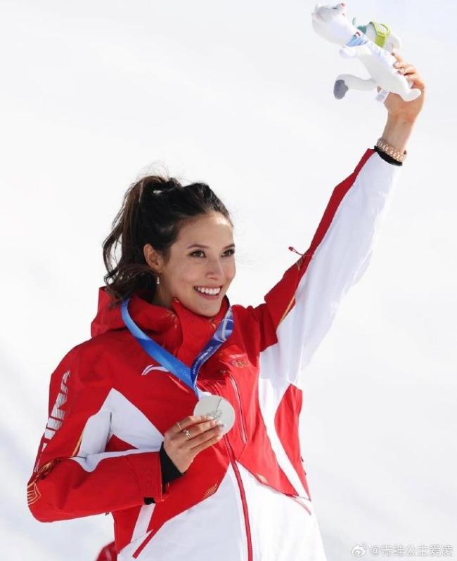 谷爱凌将加入Benchmark?假的 谷爱凌切身辟谣