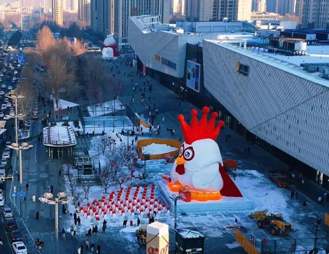 哈尔滨18米雪王鸡王被连夜拆除 安全考虑拆除