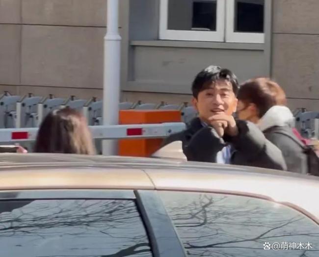 伊能静央视春晚备播上班路透 明星状态松弛积极营业