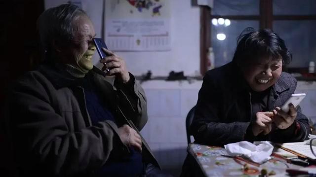 回家过年的年轻人决定不再做“客人” 即时关爱填补生活缝隙