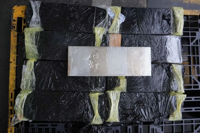 车体暗格藏9块白银价值428万 海关查获私运案