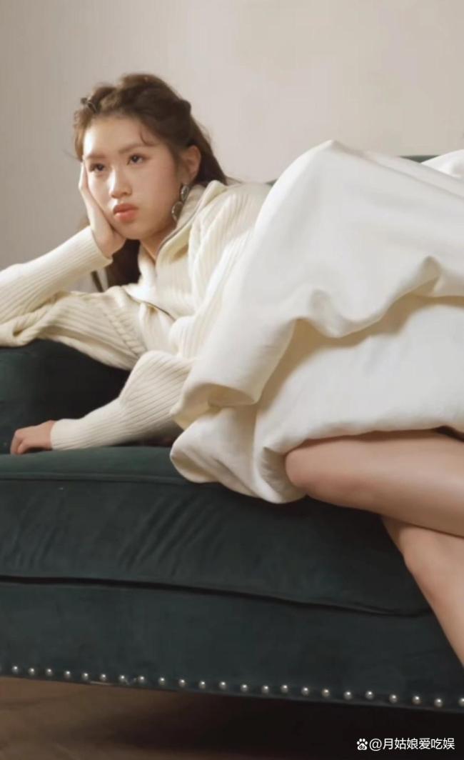 冯小刚徐帆一家三口大片