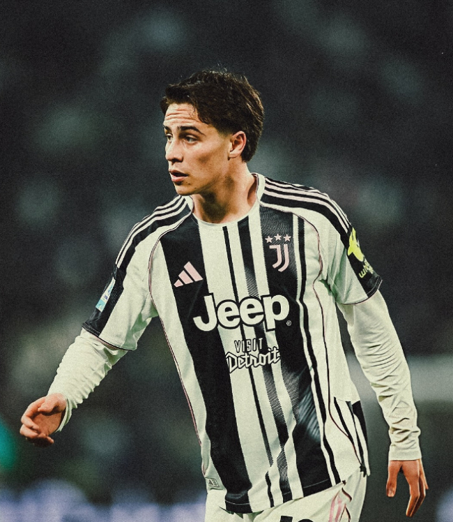 意甲：坎比亚索另类双响 泽林斯基绝杀 国米3-2险胜十人尤文 国家德比逆转胜