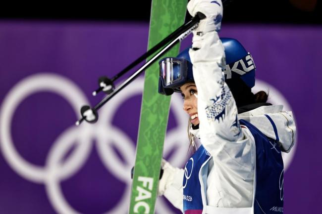 谷爱凌第2名晋级大跳台决赛 展现实力与勇气