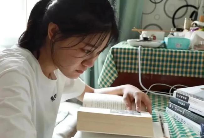 年青东说念主把年过到外洋 逃离与试错