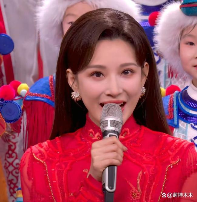 馬年春晚主持人狀態(tài)好真實(shí) 熟面孔見證成長(zhǎng)