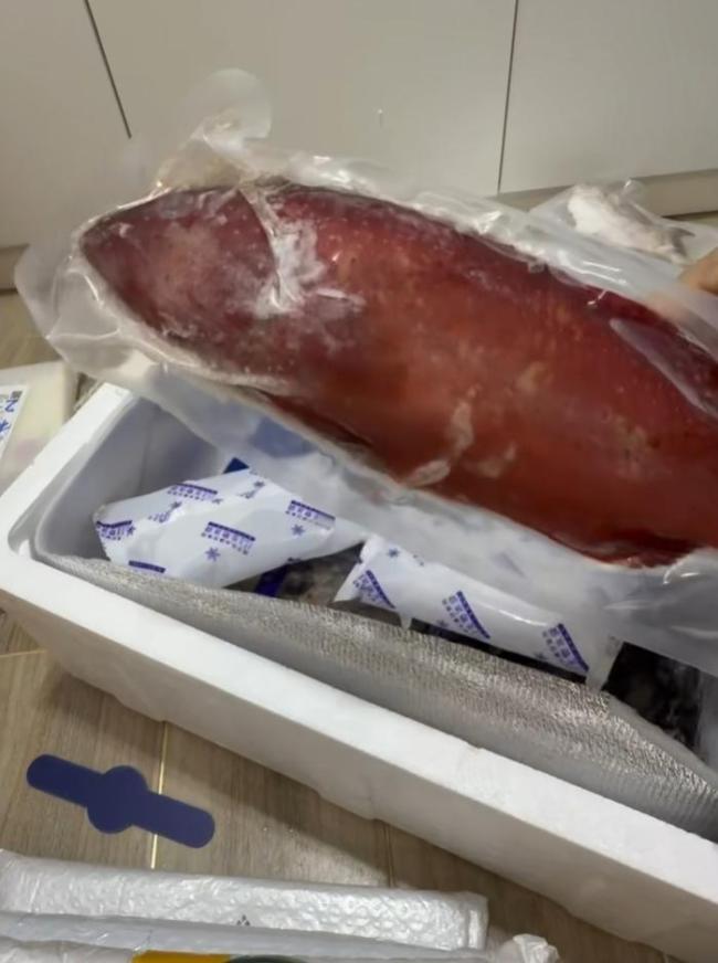 一篮青菜换来满满一大箱舟山海鲜 温情互动感动网友