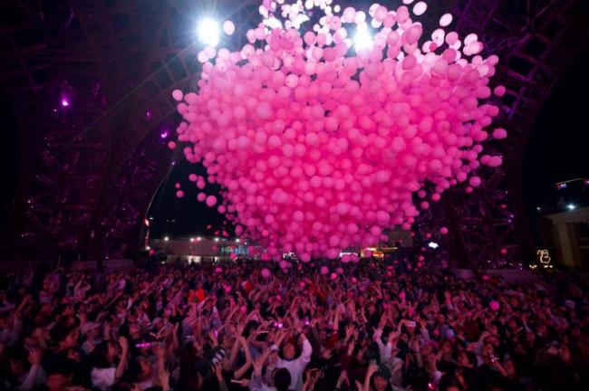 南山“音乐节+颁证”浪漫仪式感拉满 爱情与音乐共舞