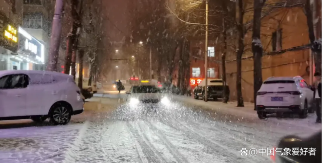 南方又要下雪了 雪花冻雨进入长江流域 寒潮南下气温骤降