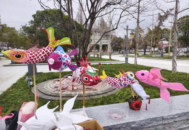 安徽鱼灯火爆出圈 非遗巡游点亮古城