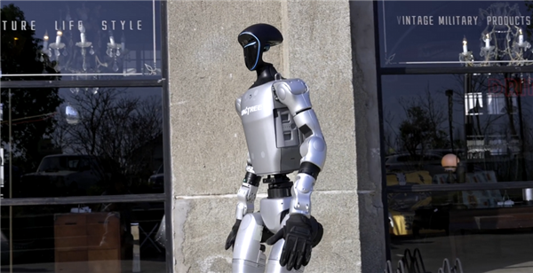 机器人练起了中华武术 春晚舞台新亮点