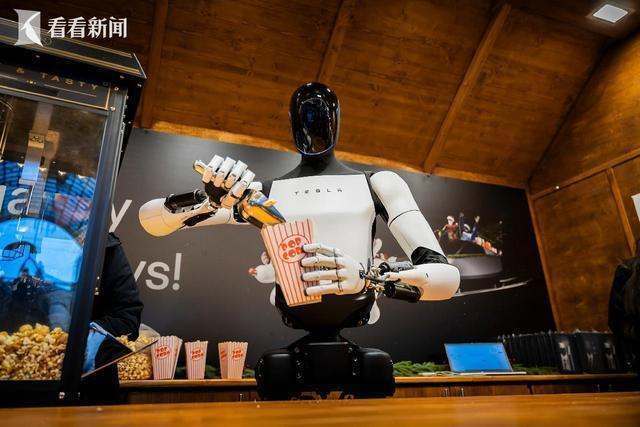 外媒咨嗟中国东说念主形机器东说念主发展速率 春晚舞台大放异彩