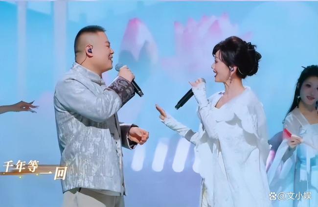 赵雅芝岳云鹏合唱《千年等一回》 仙气与烟火的碰撞