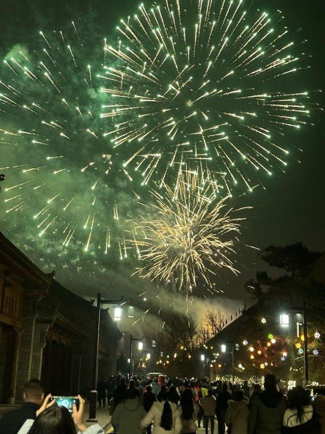媒体:山西让传统年味重回城市夜空 非遗文化焕壮盛