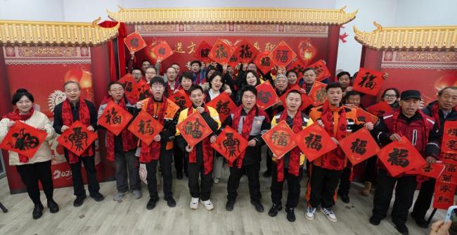 时政微不雅察丨欢欢乐乐过好年