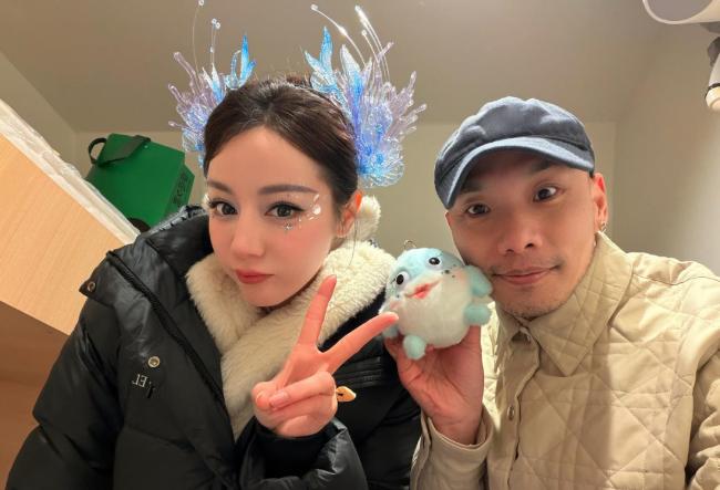 谁给迪丽热巴化的妆 王亚飞打造人鱼姬妆容