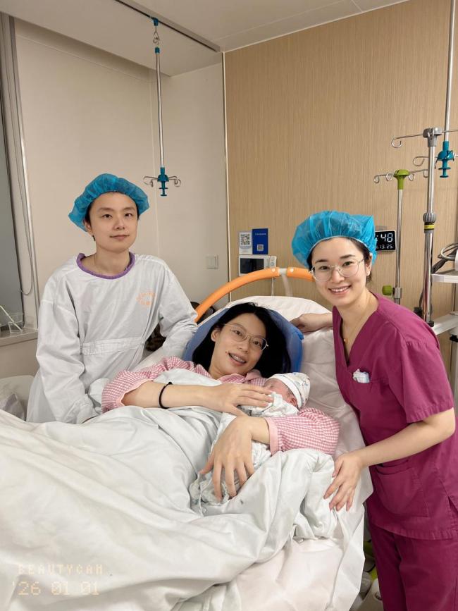 零点刚过“马宝宝”就来报到了 新年希望降临