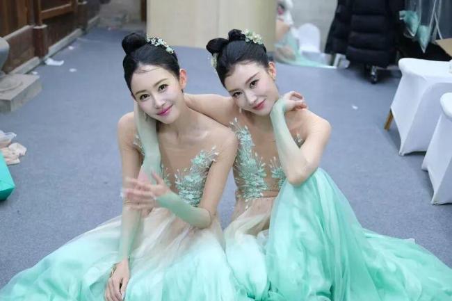 女演员抗癌归来五登春晚 又出名场面 春神飞天惊艳观众